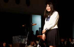 第6回CONOMi制服アワード」で スマートファクトリー賞を受賞した中澤実子さんの写真