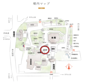 八坂神社のイラストマップを撮影した写真