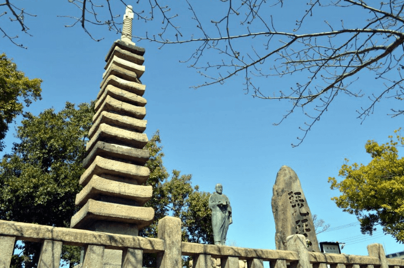 『鎌倉殿の13人』の福原の清盛像を撮影した写真